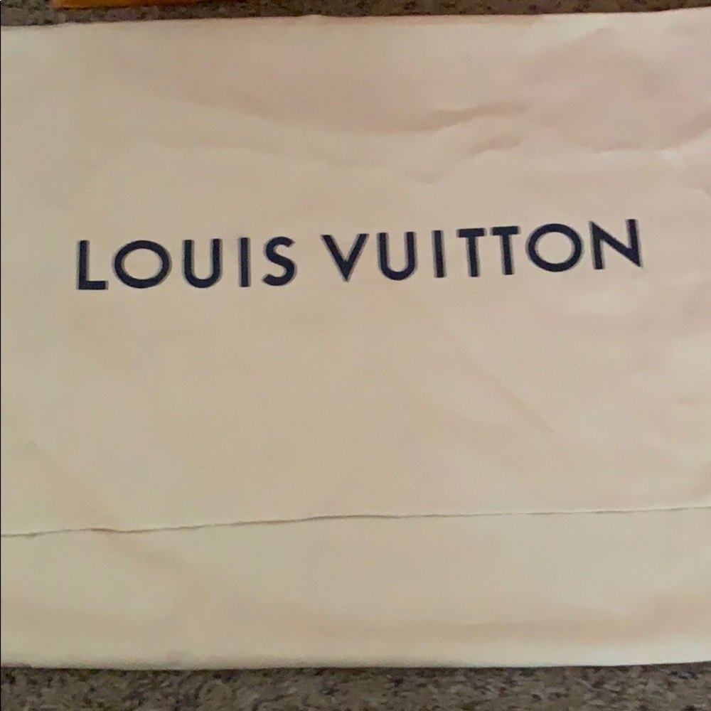 Box - Picture 3 of 4